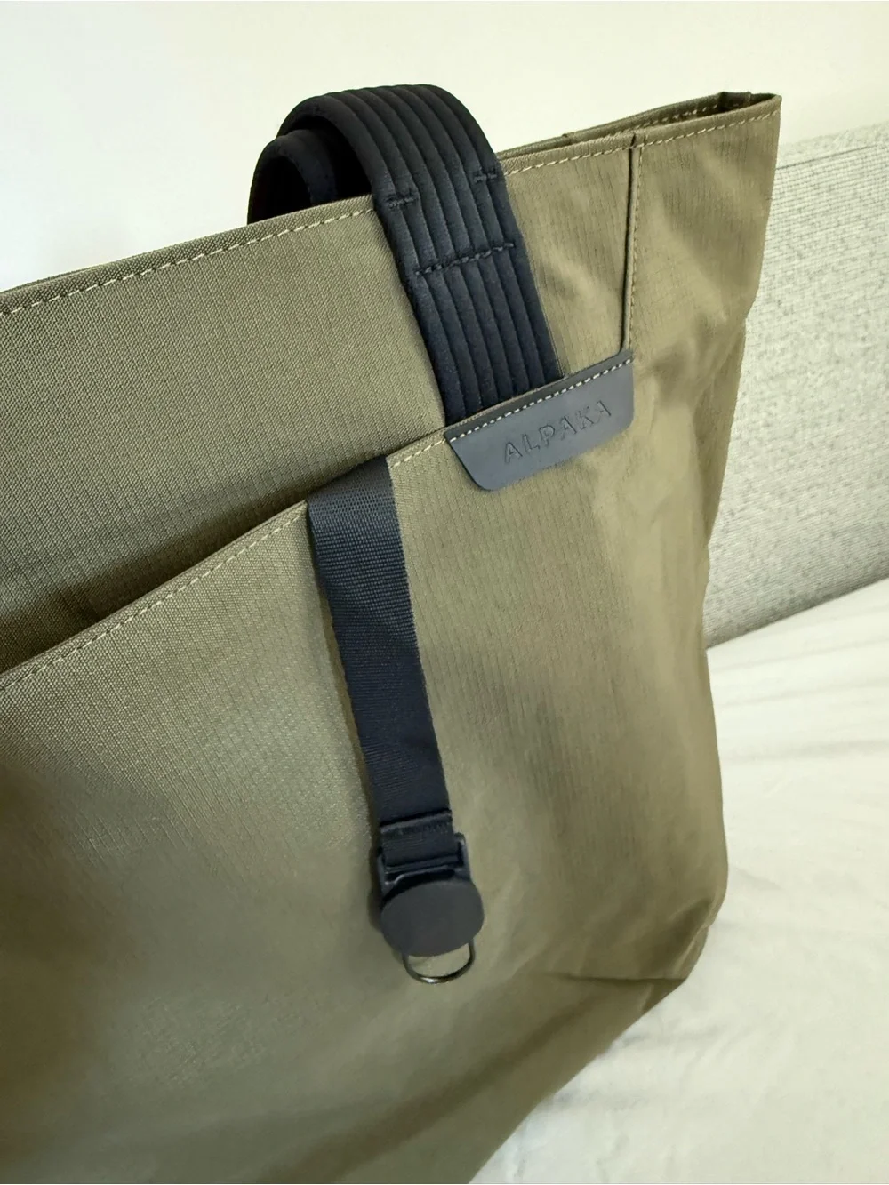 ALPAKA Flight Tote (L) in Green